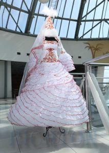 Казахское свадебное платье-с красной окантовкой